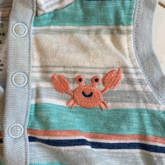 CARTERS | HOODED ROMPER - Picture 3 of 4